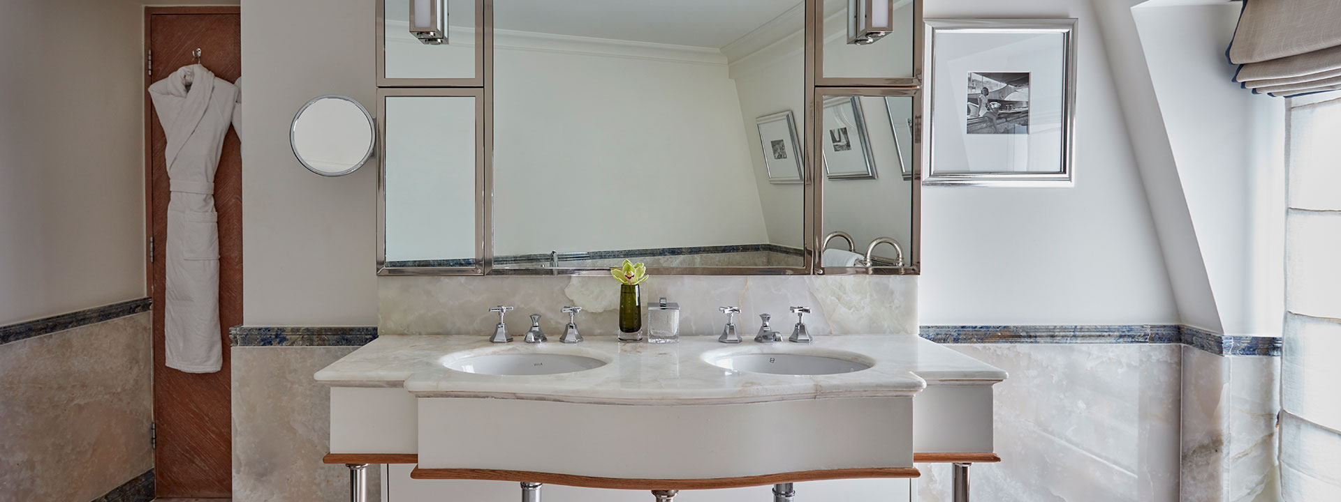 The Connaught Eagle's Lodge Bathroom